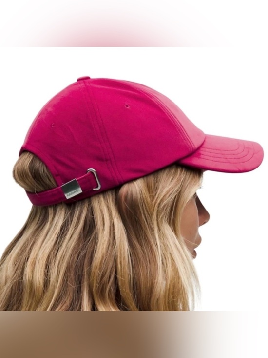 Lululemon athletica NWT Unisex Classic Ball Cap Velour Berry Rumble Size S M
